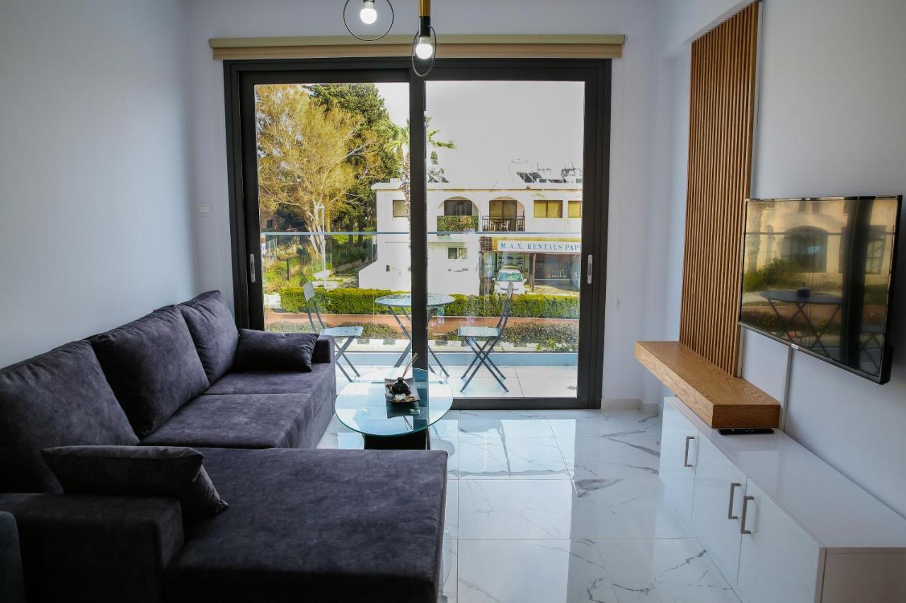 Sea Side Appartment In Kato Paphos Exterior foto