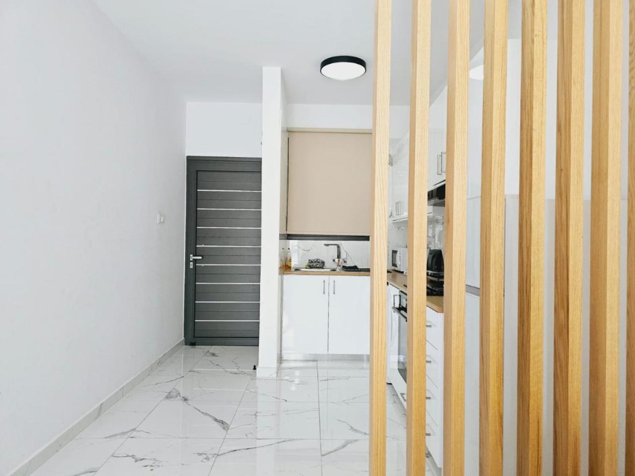 Sea Side Appartment In Kato Paphos Exterior foto